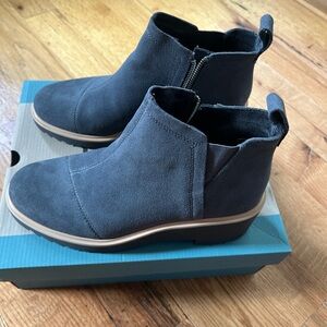 Toms Gray Ankle Boots